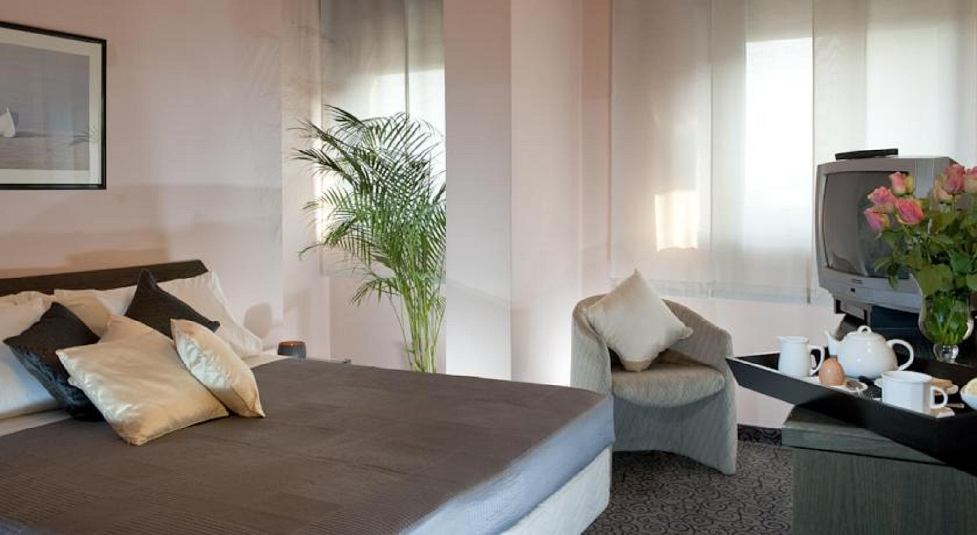 Hotel Comtur Binasco Dış mekan fotoğraf