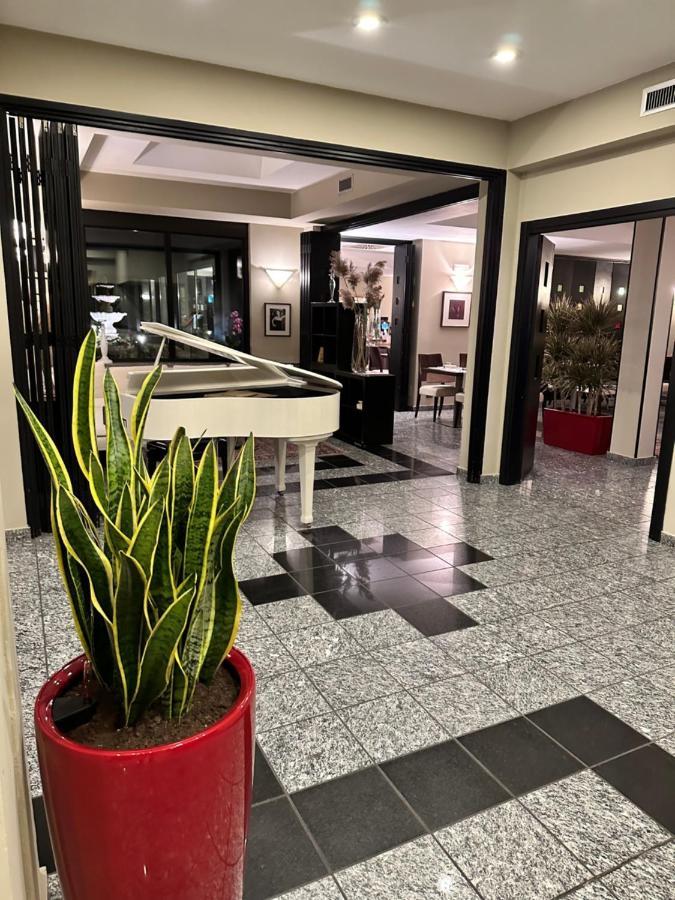 Hotel Comtur Binasco Dış mekan fotoğraf