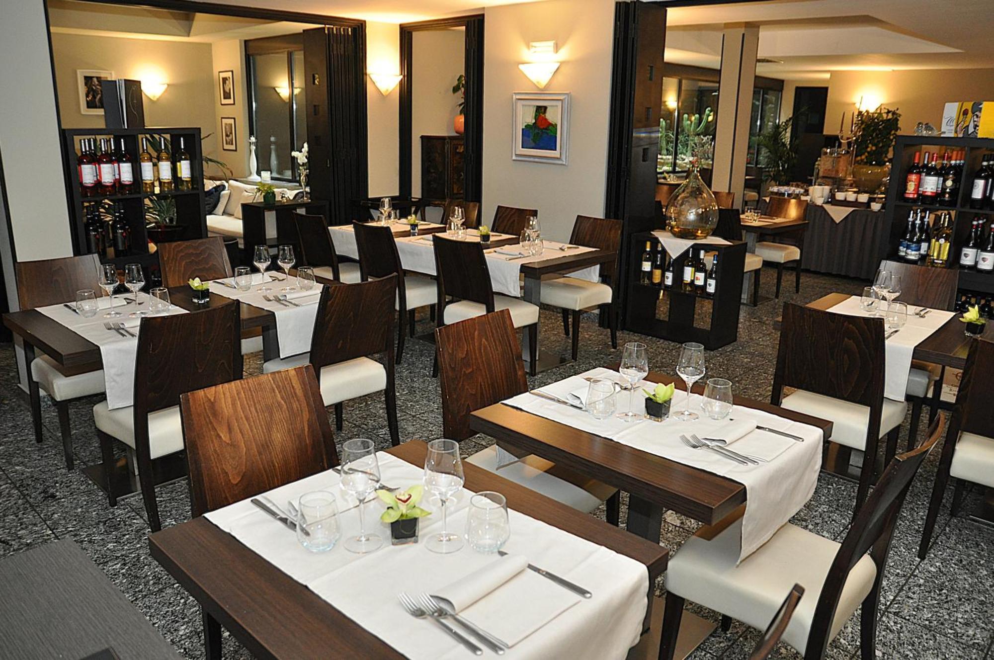 Hotel Comtur Binasco Dış mekan fotoğraf