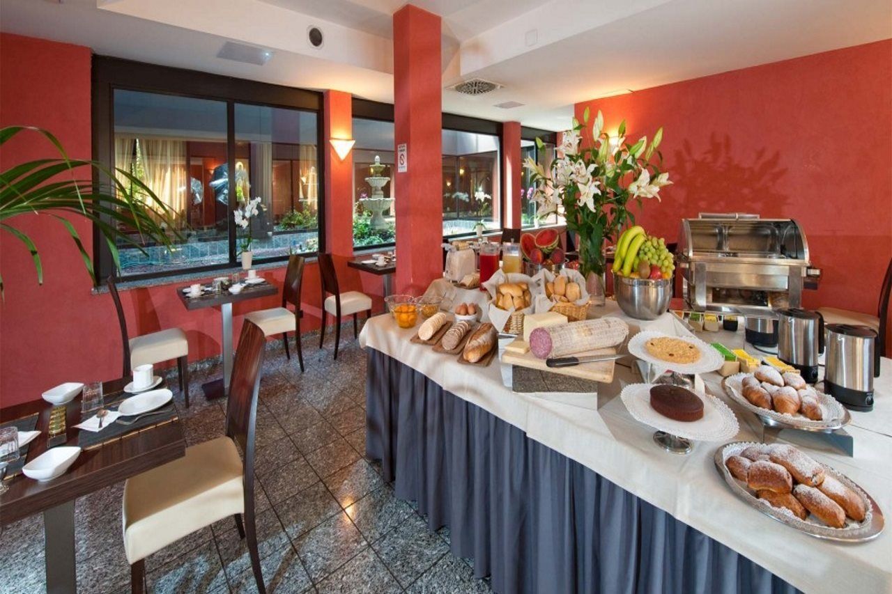 Hotel Comtur Binasco Dış mekan fotoğraf