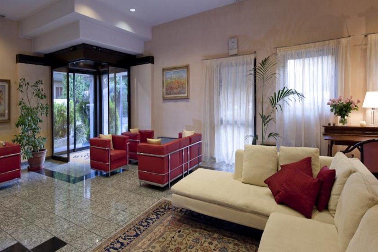 Hotel Comtur Binasco Dış mekan fotoğraf